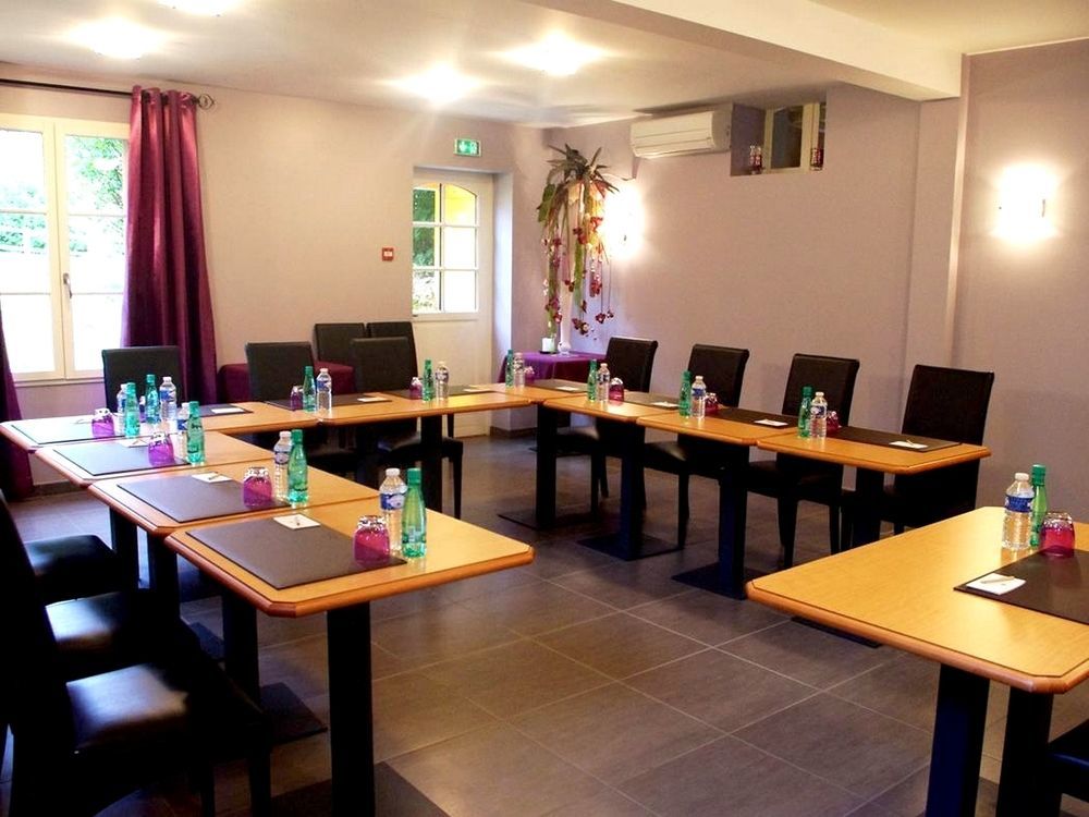 Logis-Hotel Restaurant Auberge Les Vallees Du Perche Vichères Buitenkant foto